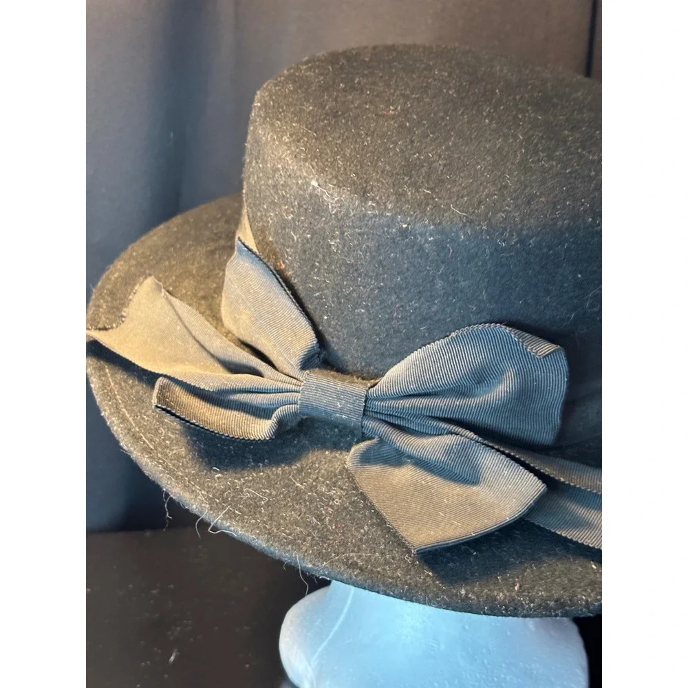 Vintage Black 100% Wool Boater Hat Made in USA Grosgrain Ribbon Bow WPL 4384